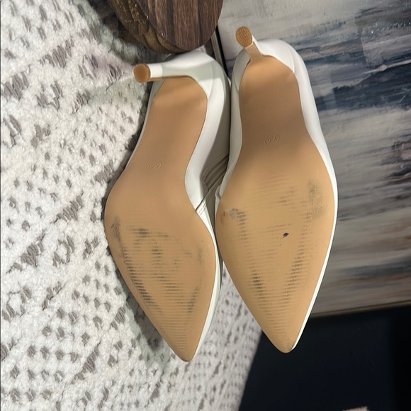 Elegant White Ankle Boot Stiletto Women's 7.5 Classic Elegant Sophisticated EUC - Picture 3 of 14